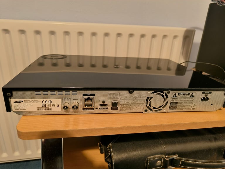 BD-H8500M Smart 3D Blu-ray Player with 500GB Freeview HD Recorder.