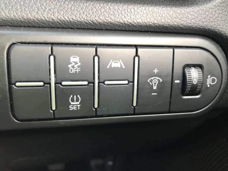 2023 Kia Ceed 1.5T Gdi Isg 2 5Dr Hatchback Petrol Manual