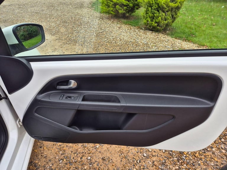 2012 Volkswagen up! 1.0 Move up! Euro 5 3dr HATCHBACK Petrol Manual
