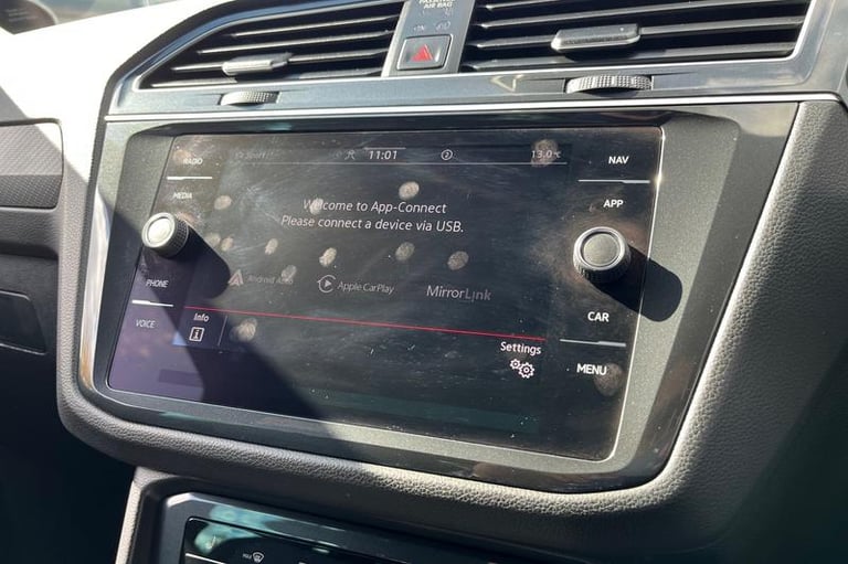 2021 Volkswagen Tiguan 2.0 TDI R-Line 5dr DSG ** Touch Screen Navigation - USB / Bluetooth Connec...