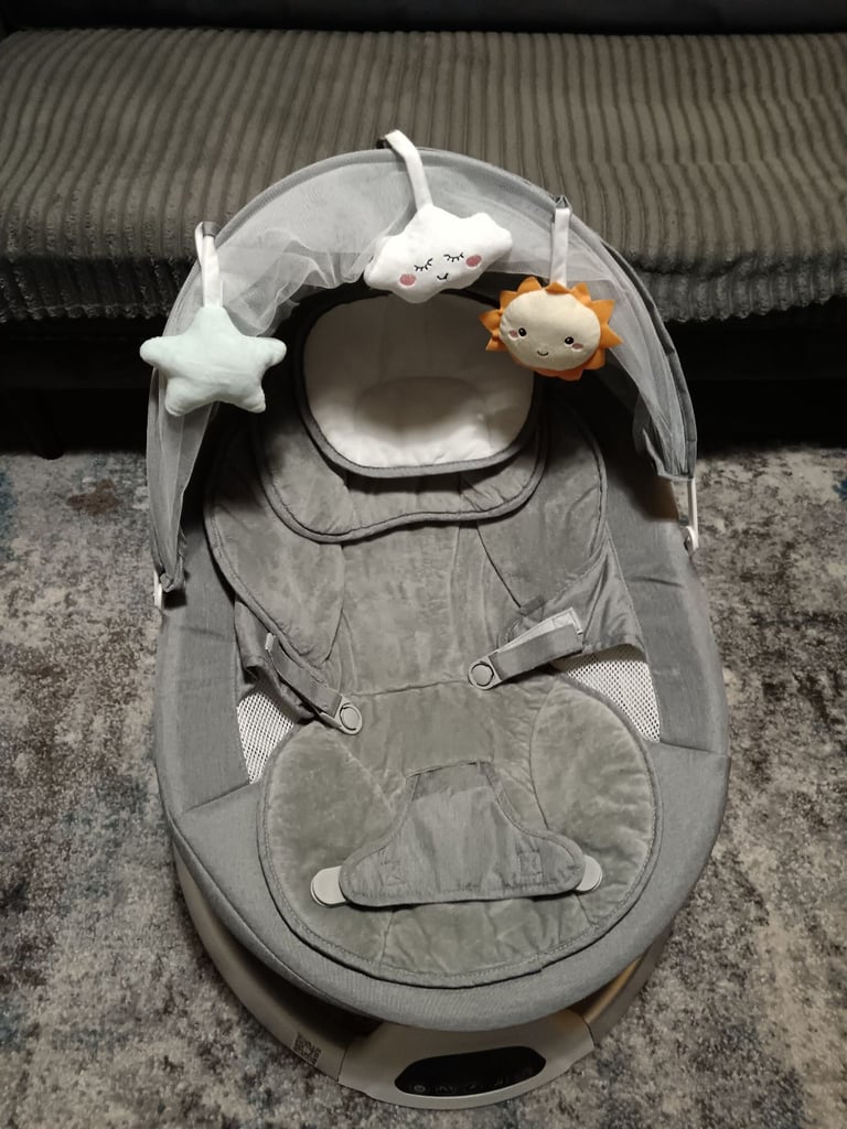 AS NEW Electric Baby Bouncer Swing with Remote Control and Charger 