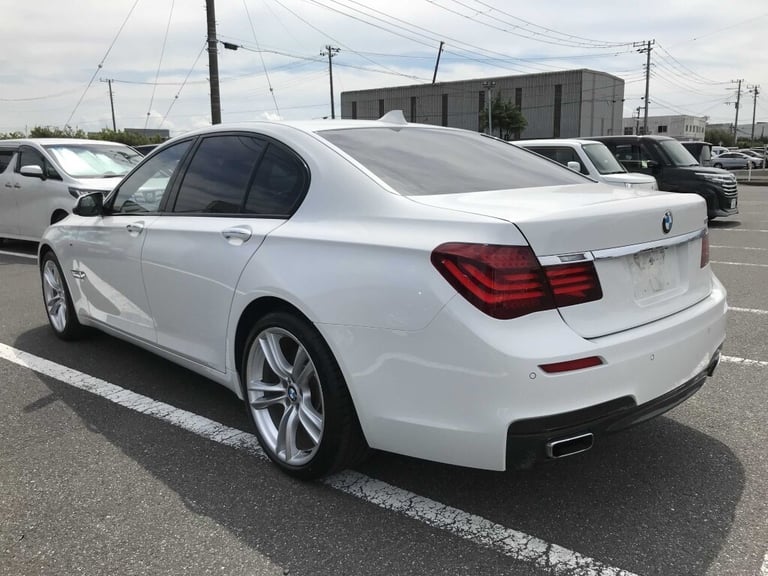 2015 65 BMW 750I M SPORT 4.4 V8 AUTOMATIC - OVER £17,500 OF OPTIONS EXTRAS
