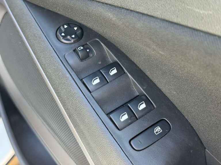 2019 Vauxhall Crossland X 1.2T ecoTec [110] SE 5dr [6 Speed] [S/S] HATCHBACK PETROL Manual