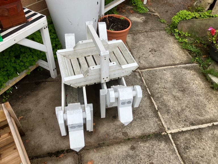 Handmade garden composite carriers £8 each to clear 