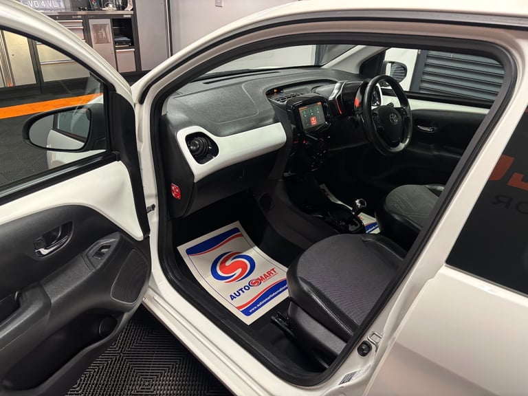 2014 Toyota AYGO 1.0 VVT-i X-Pression 5dr x-shift HATCHBACK Petrol Manual