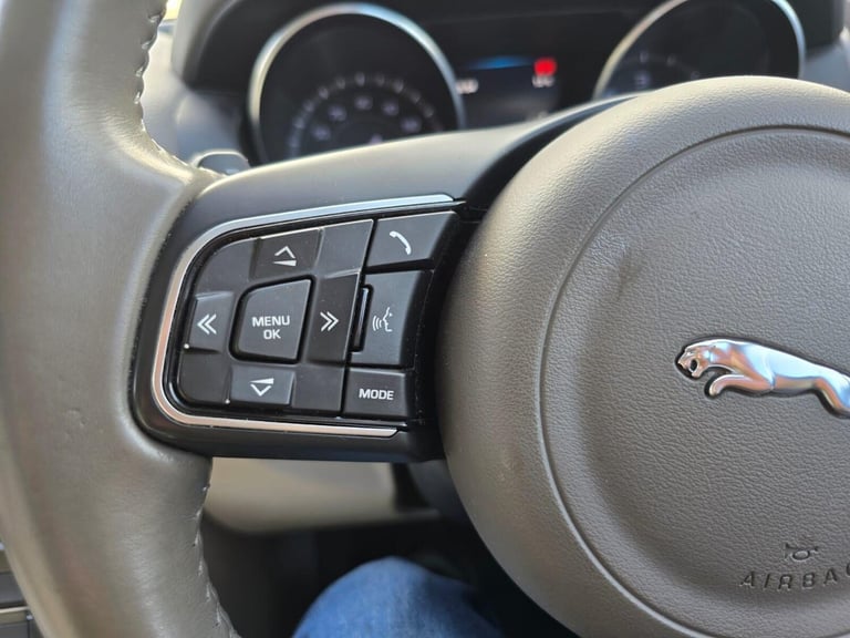 2016 Jaguar XE 2.0d Prestige Auto Euro 6 (s/s) 4dr Saloon Diesel Automatic