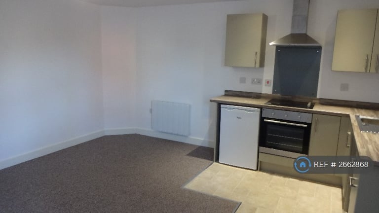 1 bedroom flat in Altofts, Wakefield, WF6 (1 bed) (#2662868)