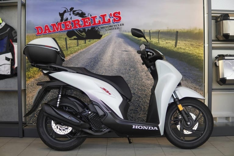 2024 HONDA SH125 WHITE SCOOTER MOTORCYCLE