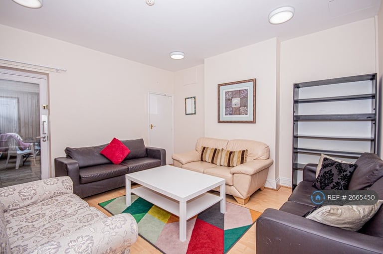 6 bedroom house in Bedford Street, Leamington Spa, CV32 (6 bed) (#2665450)