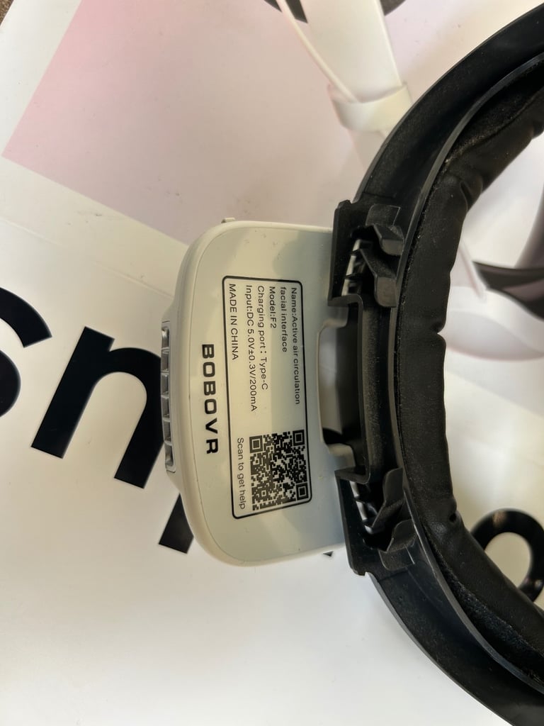 Quest 2 Oculus OG VR HMD Meta with Extras