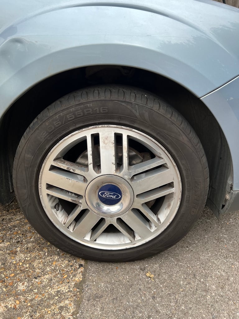 Ford focus ghia alloy wheels 16”