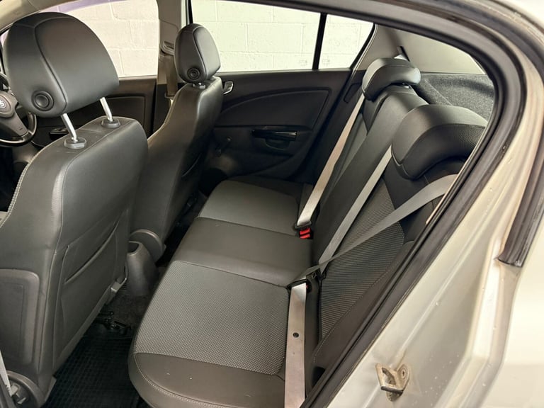 2010 Vauxhall Corsa 1.4i 16V [100] SE 5dr HATCHBACK Petrol Manual