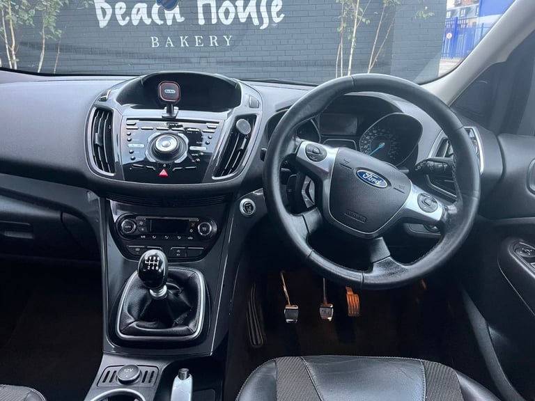 Ford, KUGA, Hatchback, 2015, Manual, 1997 (cc), 5 doors