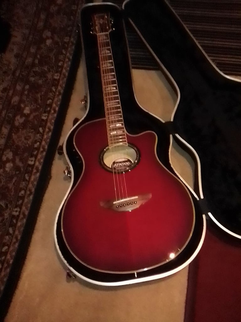 YAMAHA APX900 E/ACOUSTIC RED/GOLD SPRUCE TOP NEW SET UP AND STRINGS + FREE HARD CASE!