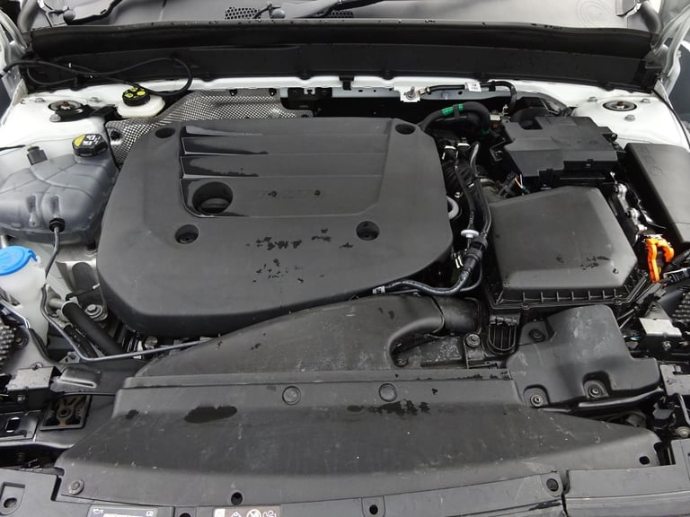 2024 24 REG VOLVO XC40 ULTIMATE B3 AUTO DAMAGED REPAIRABLE SALVAGE