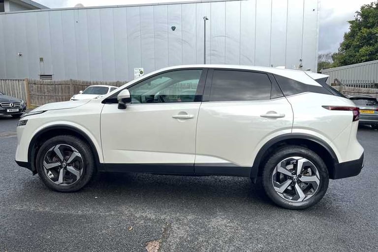 2022 Nissan Qashqai 1.3 DIG-T MH N-CONNECTA 5DR Hatchback Petrol Manual