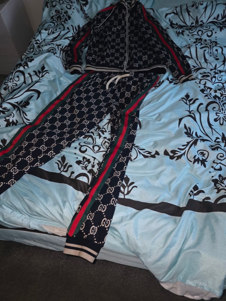 Gucci tracksuit xxl 