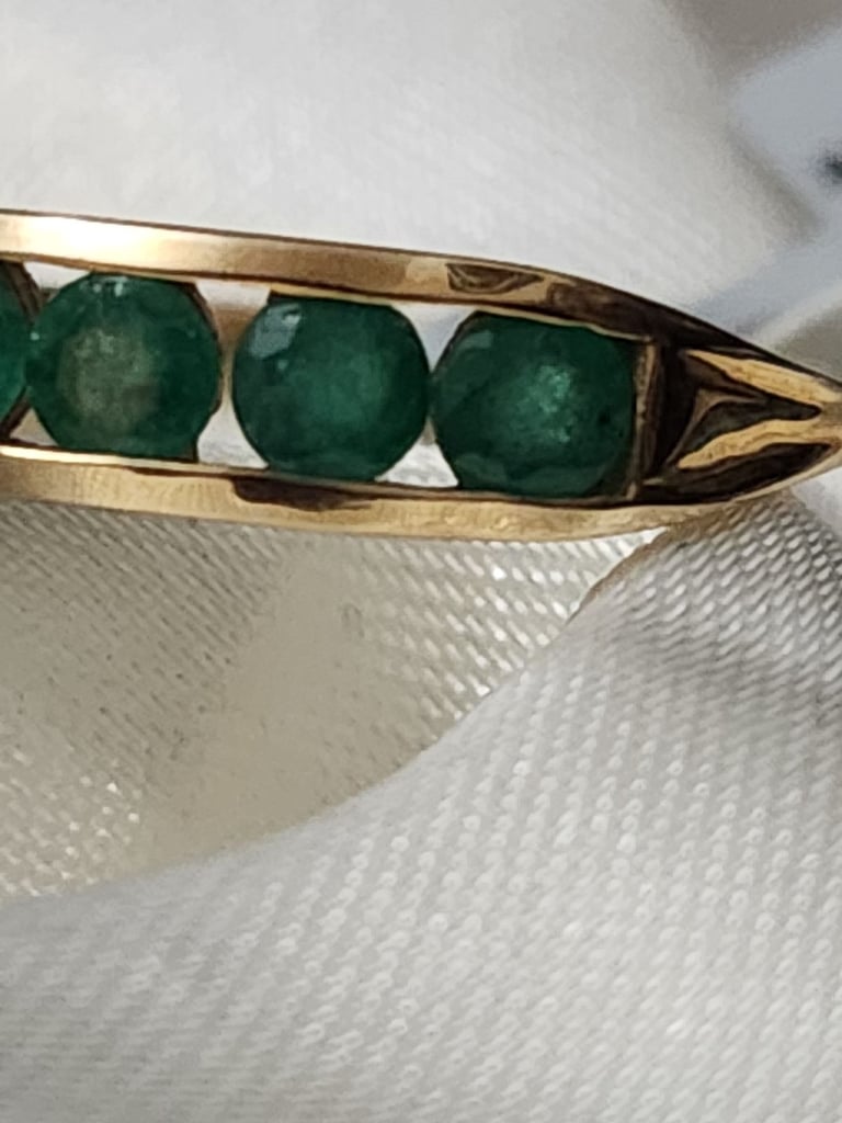 9Ct Sizs T Gold RING  Grade AAA Kegan Zambian Emerald Half Eternity Ring NEW  