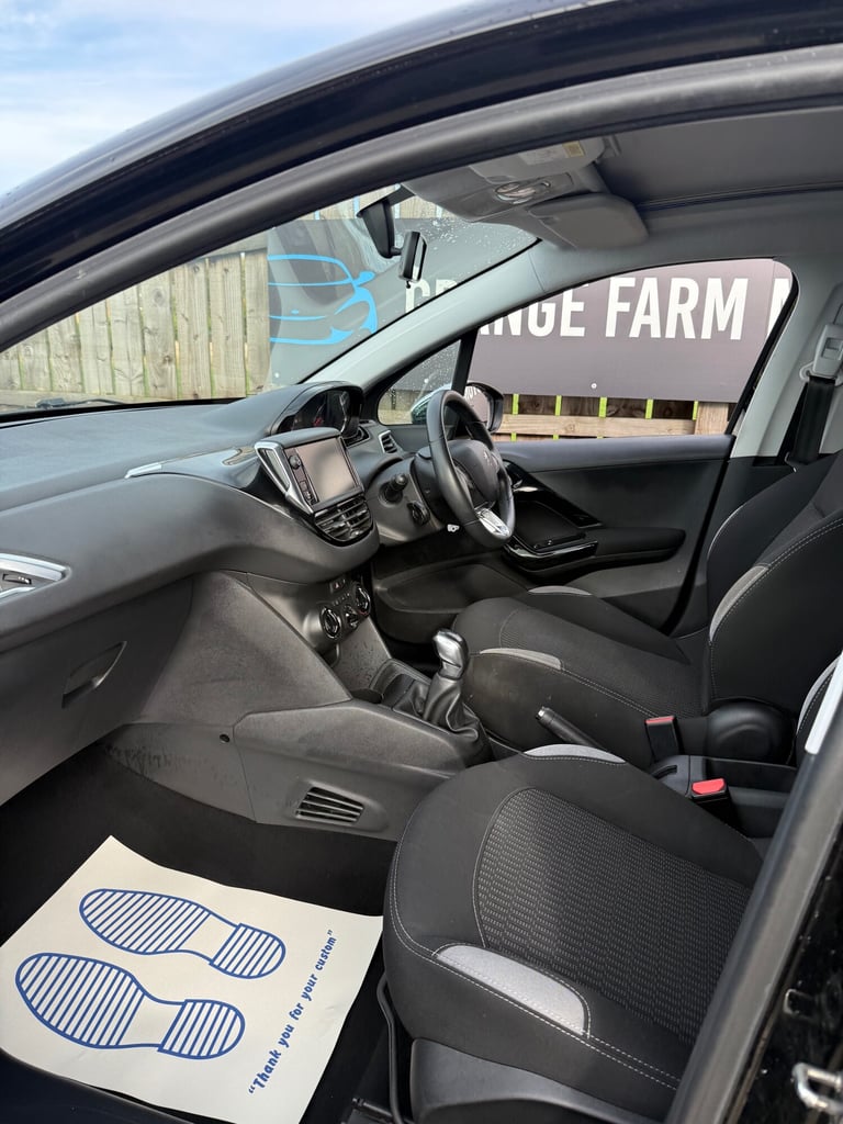 2015 Peugeot 208 1.4 HDi Style 5dr HATCHBACK Diesel Manual