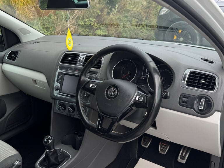 2015 Volkswagen Polo 1.0 BlueMotion Tech SE Design Euro 6 (s/s) 3dr HATCHBACK Petrol Manual