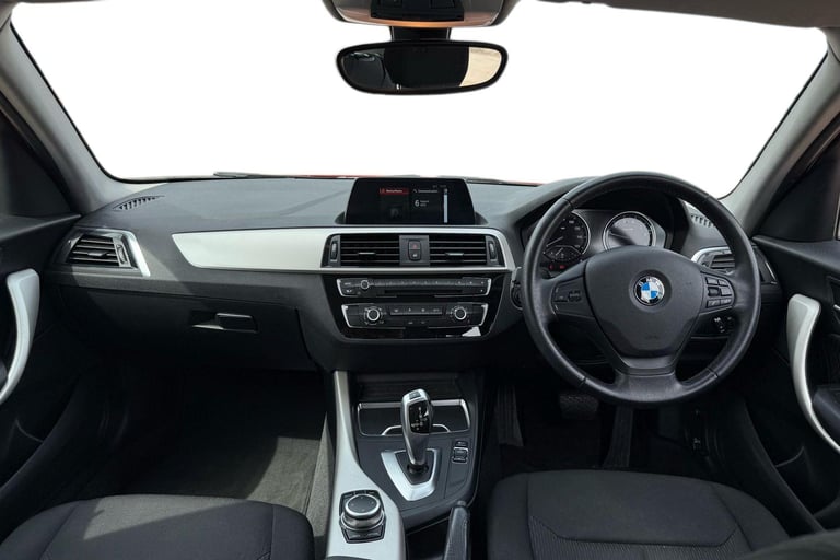 2018 BMW 1 Series 118i [1.5] SE 5dr [Nav] Step Auto Hatchback PETROL Automatic