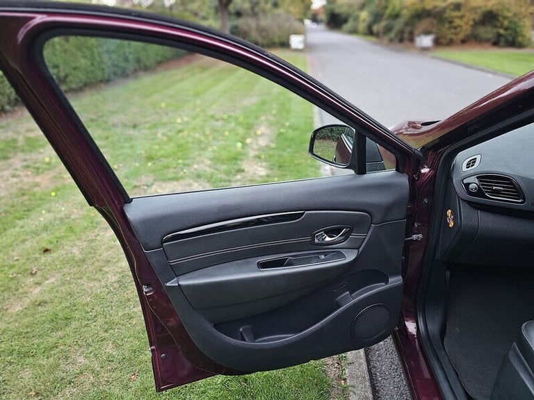 2015 Renault Grand Scenic 1.5 dCi Dynamique Nav 5dr MPV DIESEL Manual