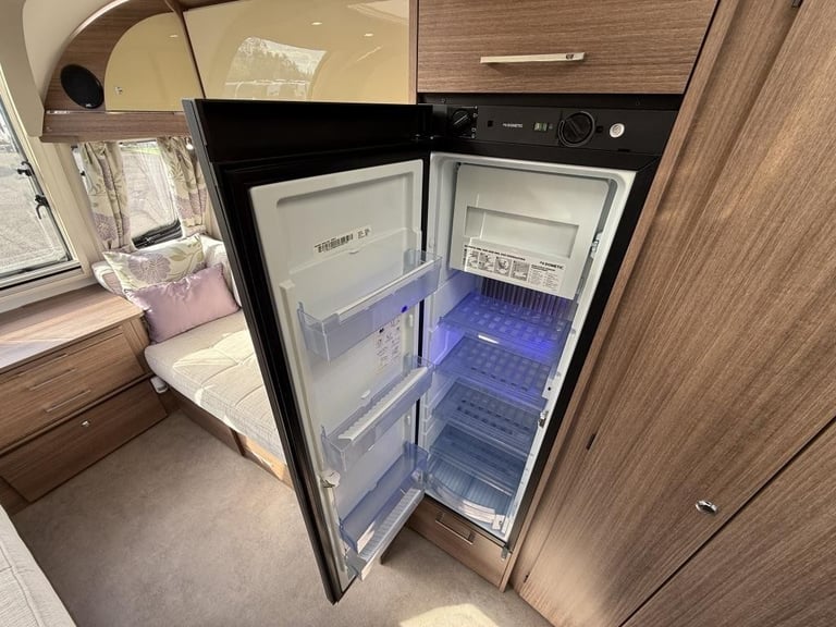 2018 BAILEY UNICORN SEVILLE 2 BERTH TOURING CARAVAN