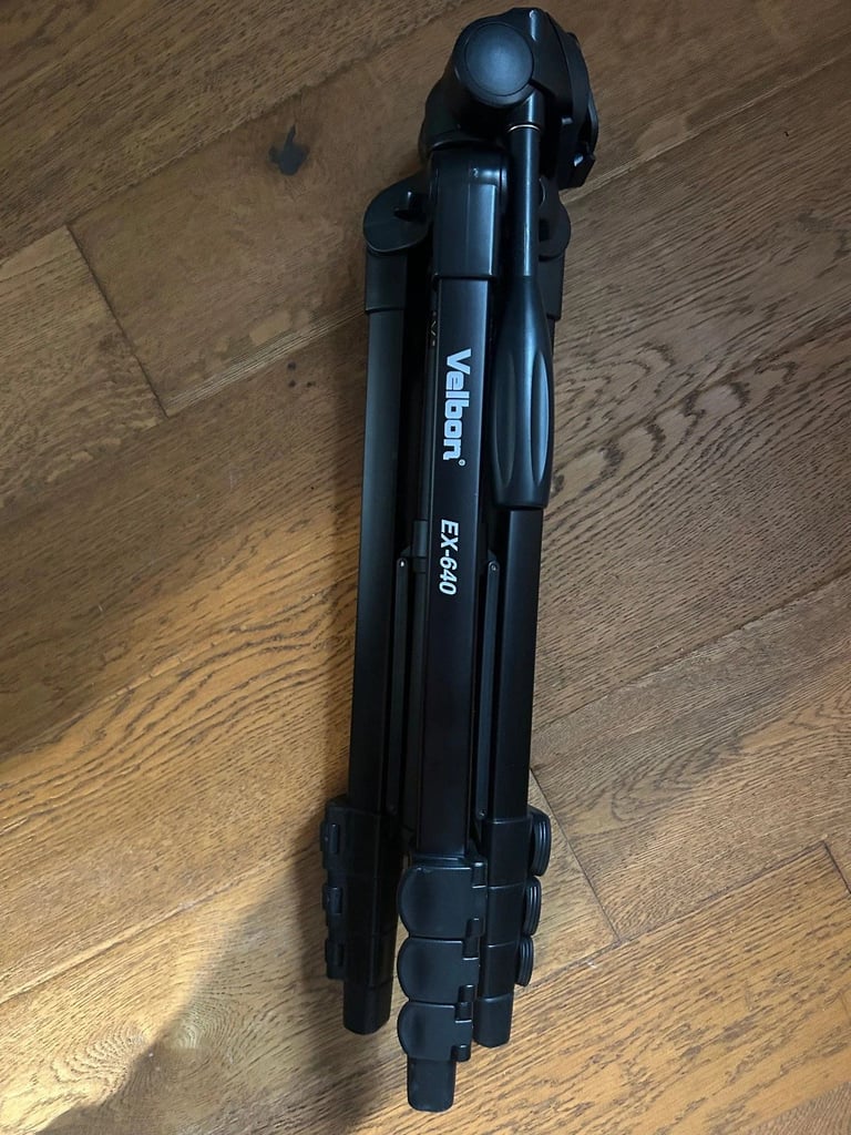 Velbon ex-640 Tripod (RRP £120)