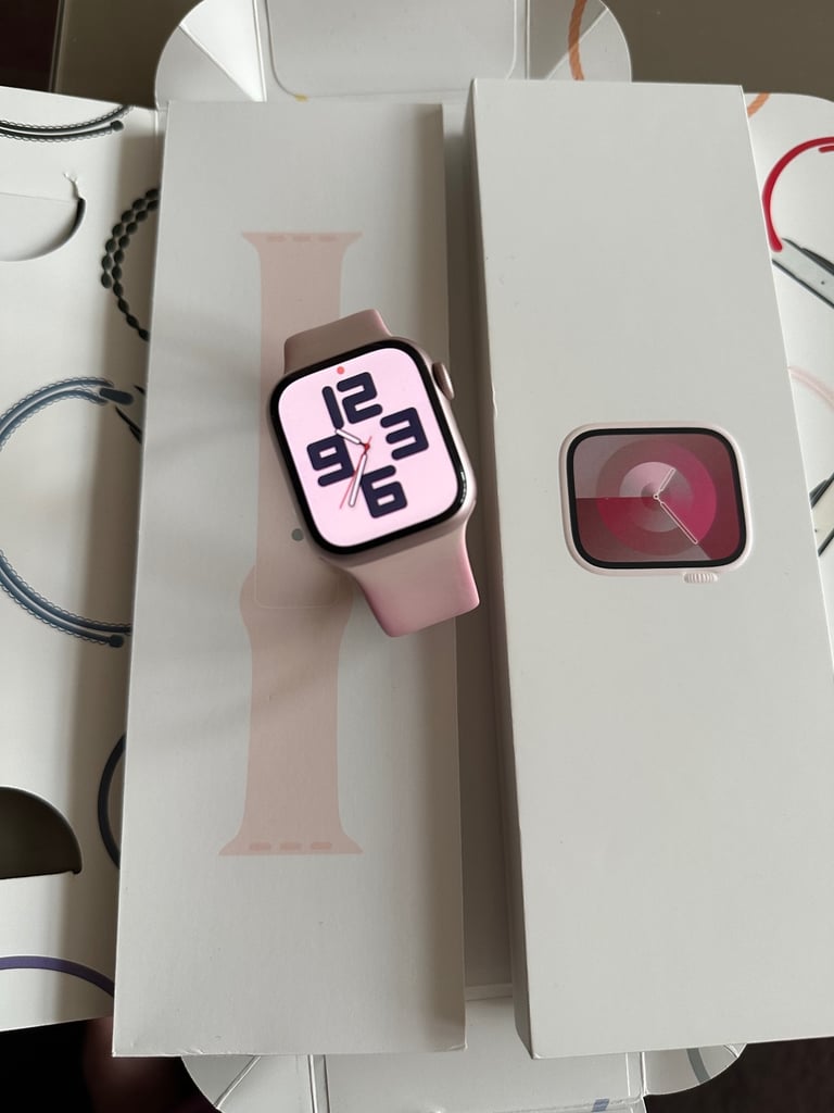 Apple Watch series 9 41MM Pink Excellent condition 