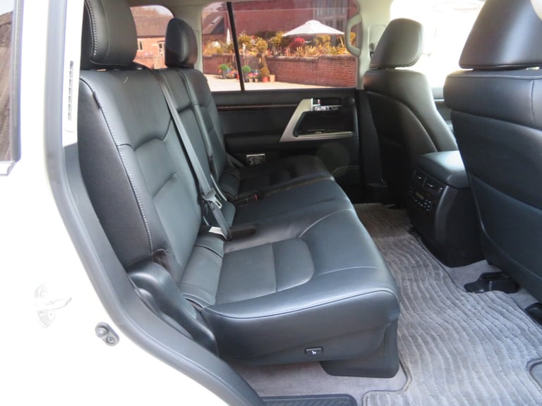 2015 Toyota Landcruiser ZX 4.6 V8  4x4 Petrol Automatic