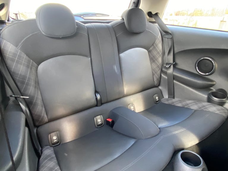 2017 MINI Hatch 2.0 Cooper S 3dr - Chili Pack &amp; Cruise Control &amp; Parking Sensors HATCHBAC...