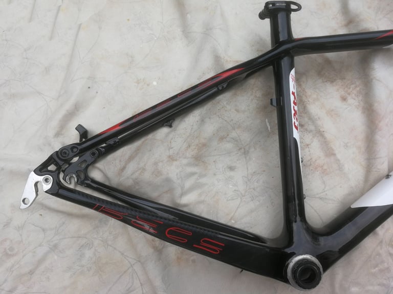 Beks carbon fibre MTB frame 26 inch size small ex condition 