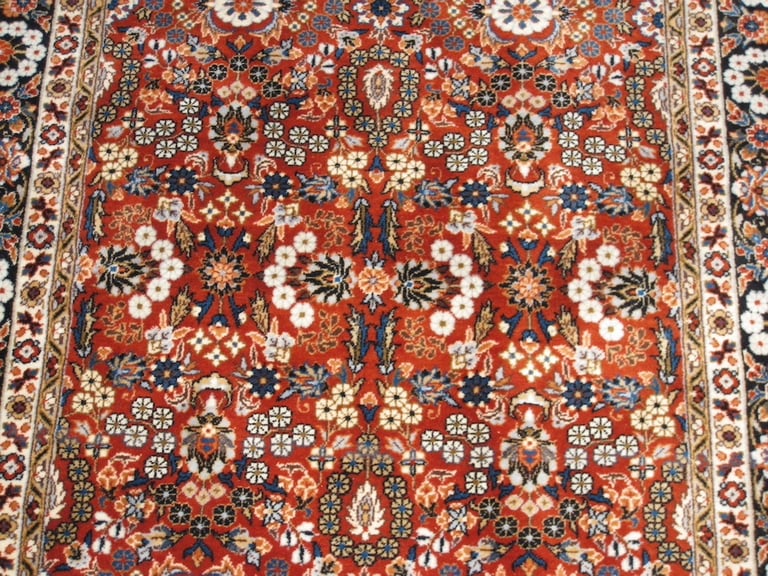 Hand-made 100% Wool Iranian rug, rust colour