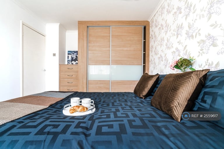 4 bedroom house in Waveney Rise, Oadby, Leicester, LE2 (4 bed) (#2559617)