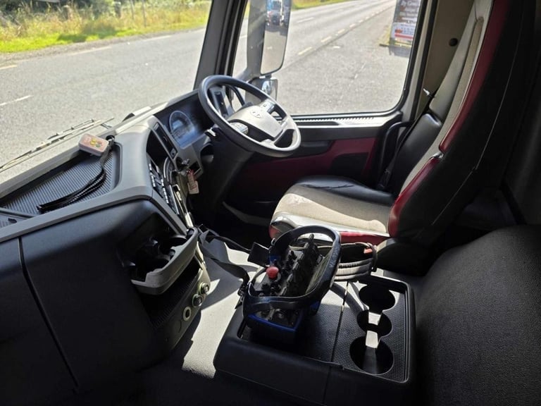 2020 Volvo FM430 8X4 27ft Beavertail/ Flat