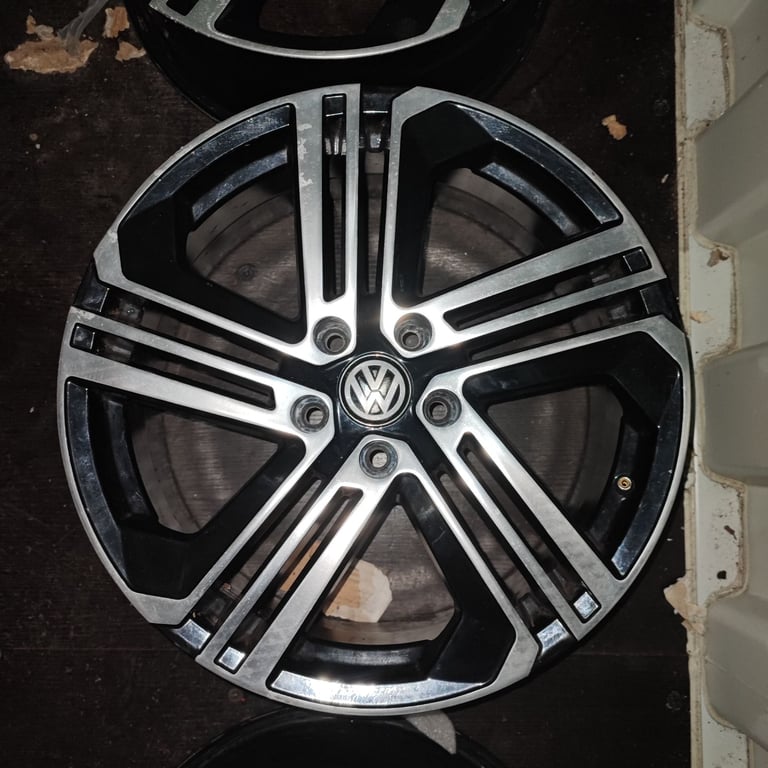 VW golf alloys 18"