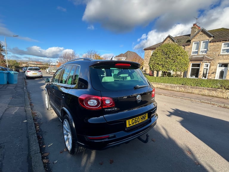 Volkswagen, TIGUAN, R Line Estate, 2010, Semi-Auto, 1968 (cc), 5 doors