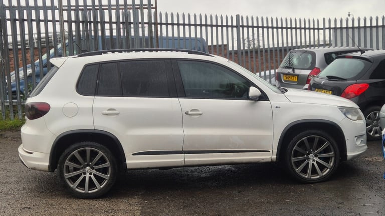 2009 Volkswagen Tiguan 2.0 TDi R-Line 170 5dr ESTATE Diesel Manual