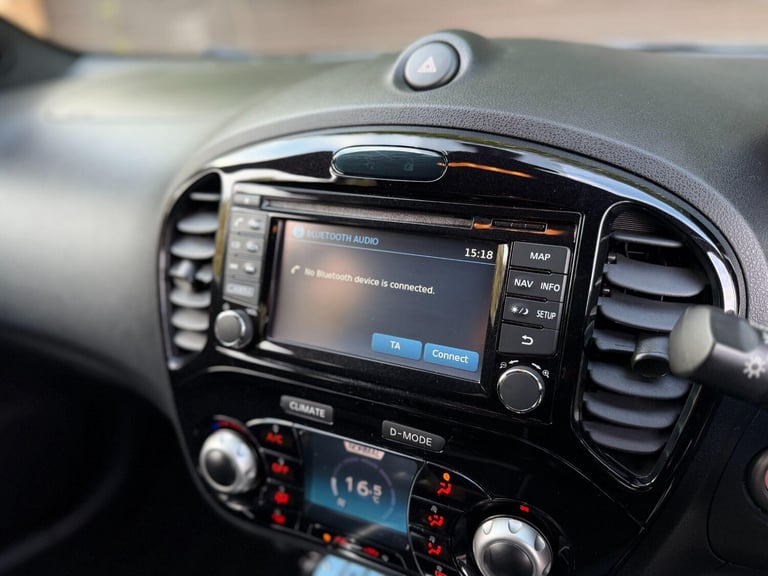 2017 Nissan Juke 1.2 DiG-T N-Connecta 5dr HATCHBACK PETROL Manual