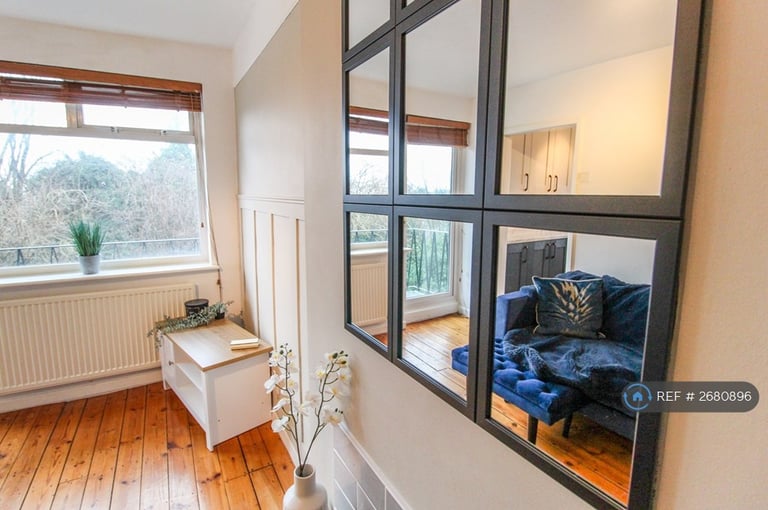 2 bedroom flat in Arundel Court, Nottingham, NG3 (2 bed) (#2680896)