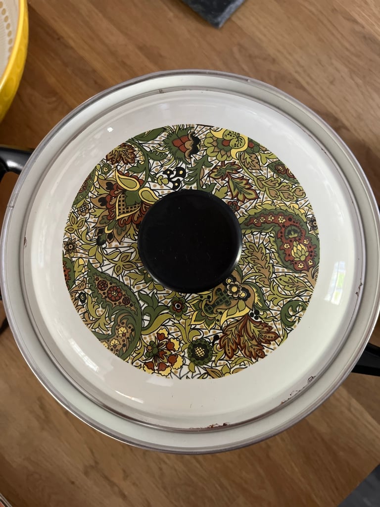 Vintage minchin Portuguese enamel on steel paisley stock pot 