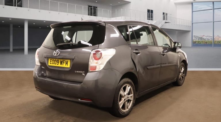 Toyota verso automatic 1.8 petrol 7 seaters ulezfree