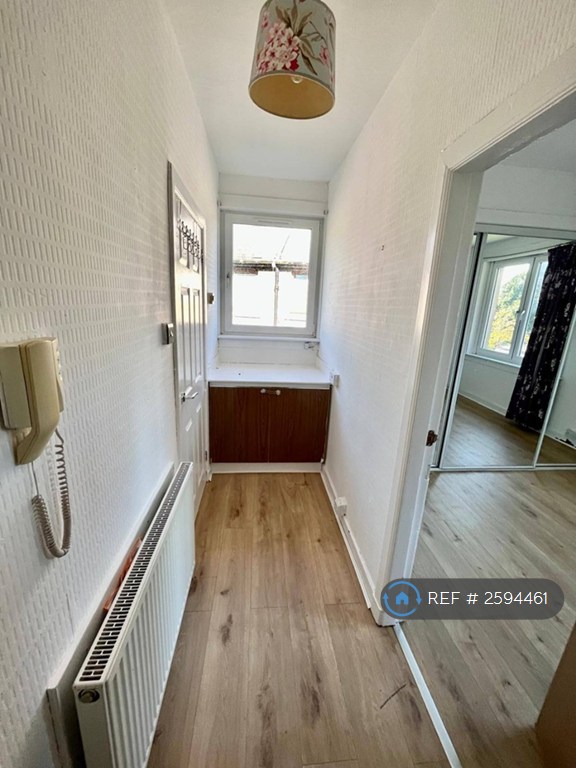 1 bedroom flat in Ruthrieston Crescent, Aberdeen, AB10 (1 bed) (#2594461)