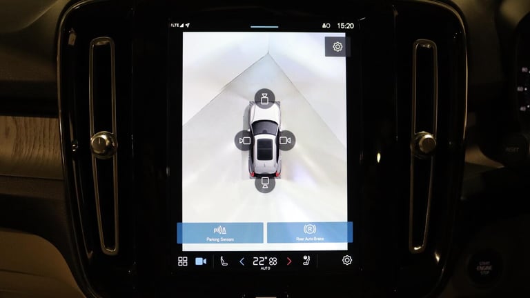  Volvo XC40 B4 (P) Ultimate Dark (360 Camera, Sunroof, BLIS) Petrol/Electric Hybrid Automatic