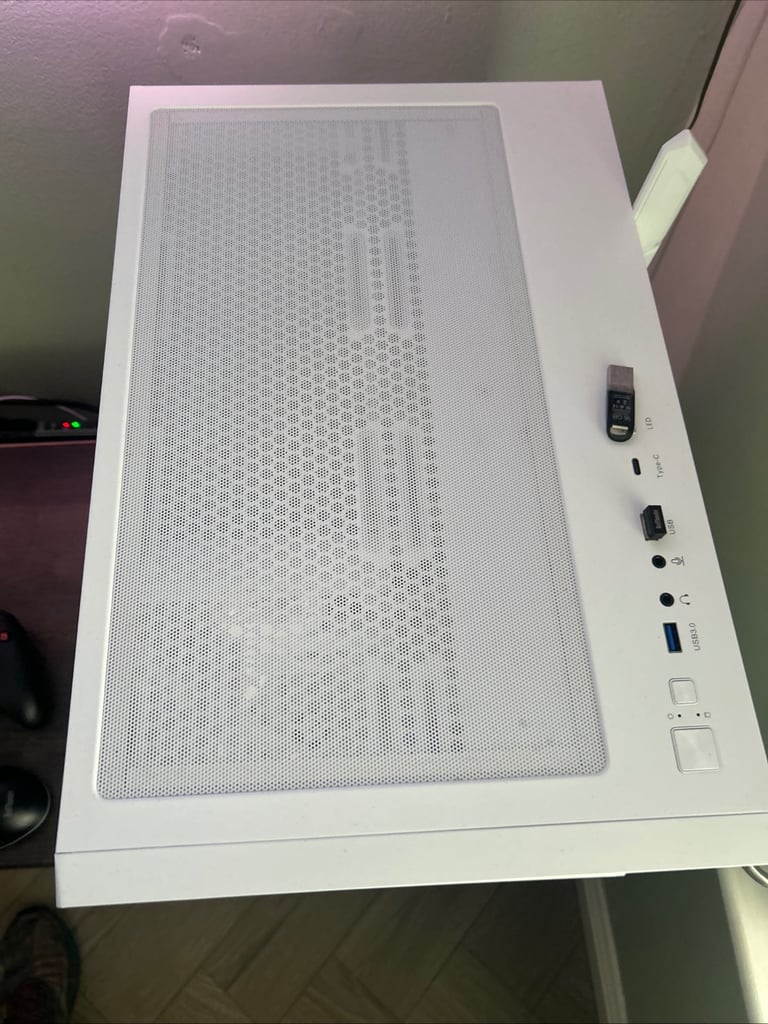 Custom High end gaming pc, AMD, ROG, rtx 9060 XT 16gb, 2TB Samsung 990 evo, 64gb memory 
