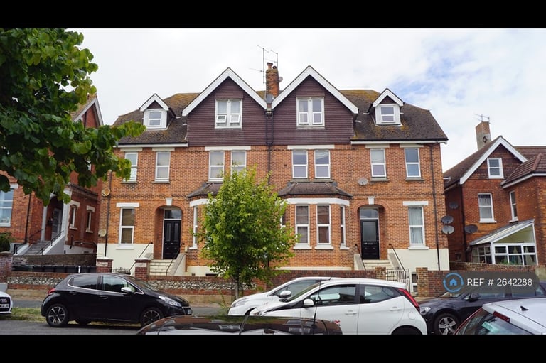 2 bedroom flat in Enys Road, Eastbourne, BN21 (2 bed) (#2642288)