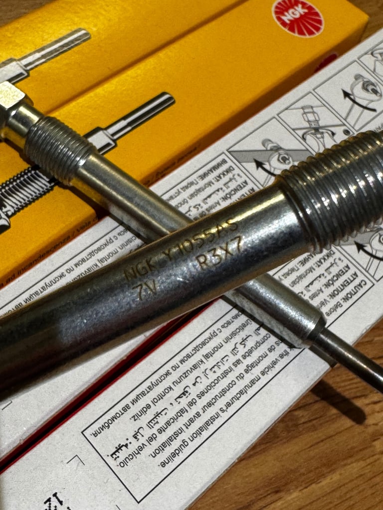 NGK Pencil-Type Glow Plug Y1055AS (NGK 95015)