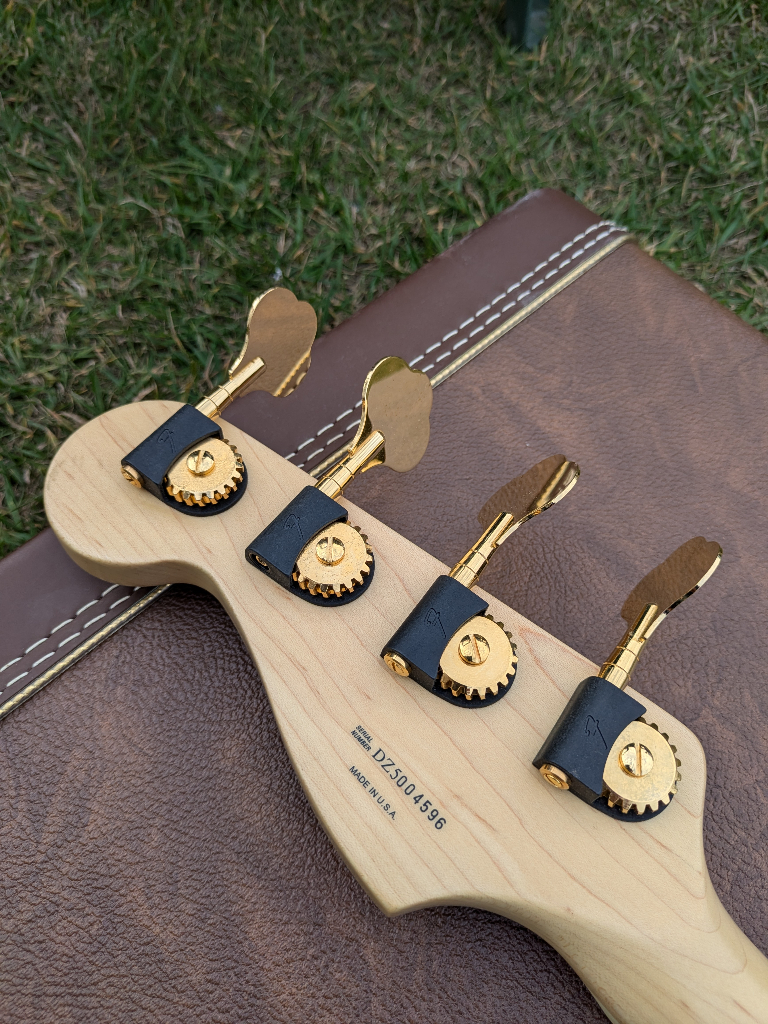 AMERICAN FENDER DELUXE JAZZ BASS FMT