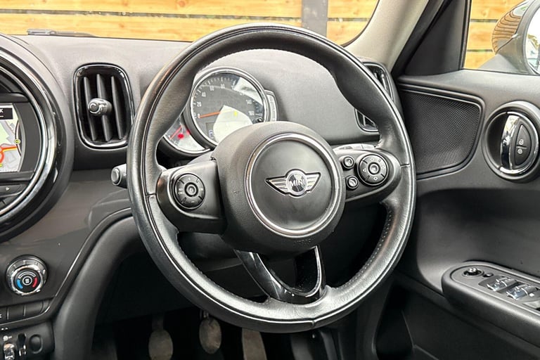 2017 MINI Countryman 1.5 Cooper SUV 5dr Petrol Manual Euro 6 (s/s) (136 ps) HATCHBACK Petrol Manual