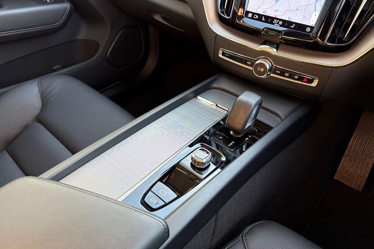 2022 Volvo XC60 2.0 B5 MHEV Core SUV 5dr Petrol Hybrid Auto AWD Euro 6 (s/s) (250 ps) ESTATE Petr...